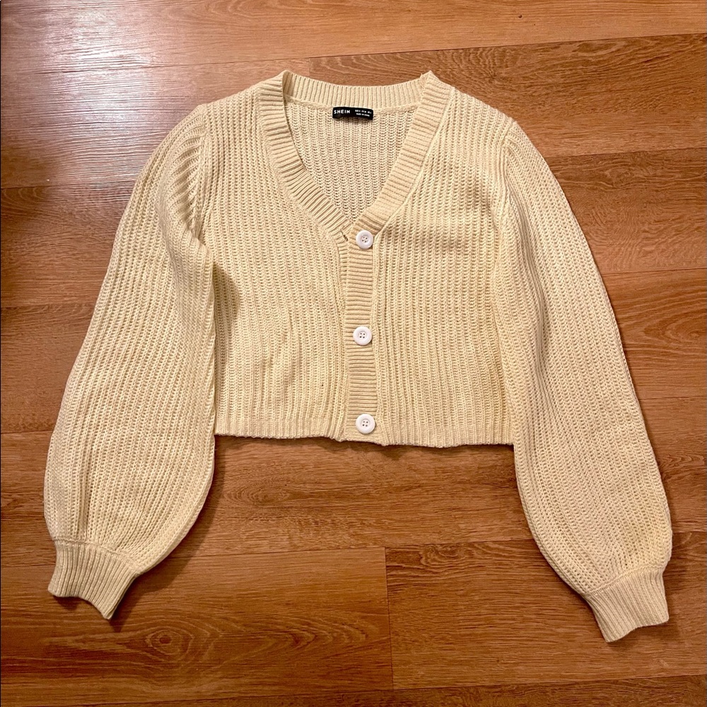 SHEIN Size 4 Knit Cropped Cardigan